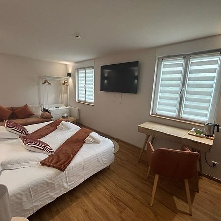Hotel Restaurant Robinson Haybes Экстерьер фото